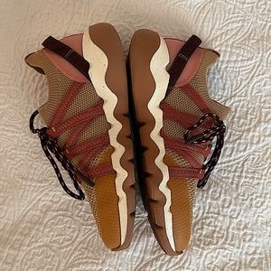 Madewell Women’s size 10.5 field knit sneakers